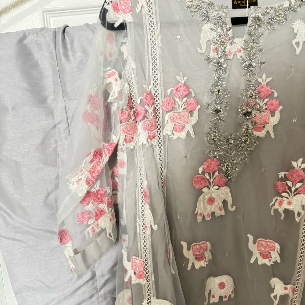 Embroidered Gray and Pink Kurta